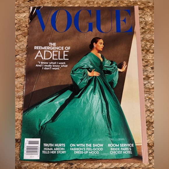 November/December 2021 VOGUE Magazines Featuring Adele and Sarah Jessica Parker - Picture 4 of 5